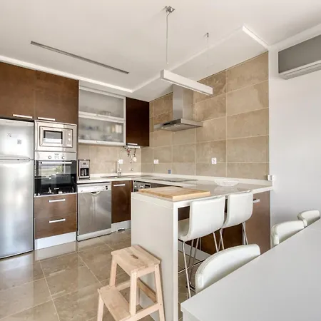 Holiday home Modern With Pool And Barbecue *