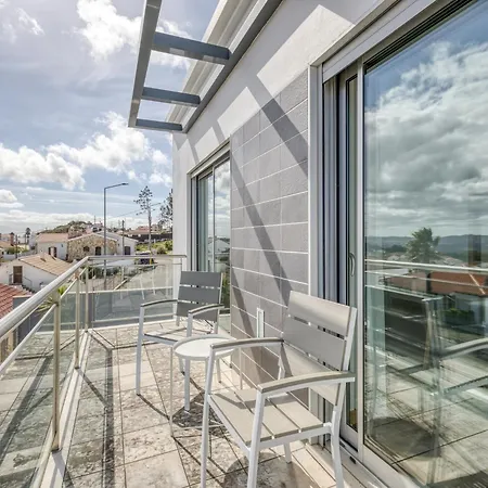 Modern With Pool And Barbecue Holiday home Salir de Porto