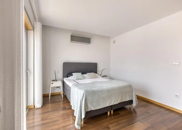 Modern With Pool And Barbecue Casa vacanze Salir de Porto