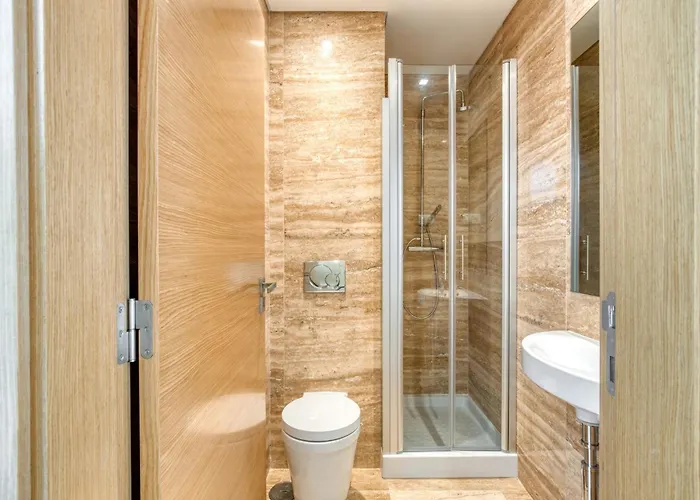 Modern With Pool And Barbecue Salir de Porto